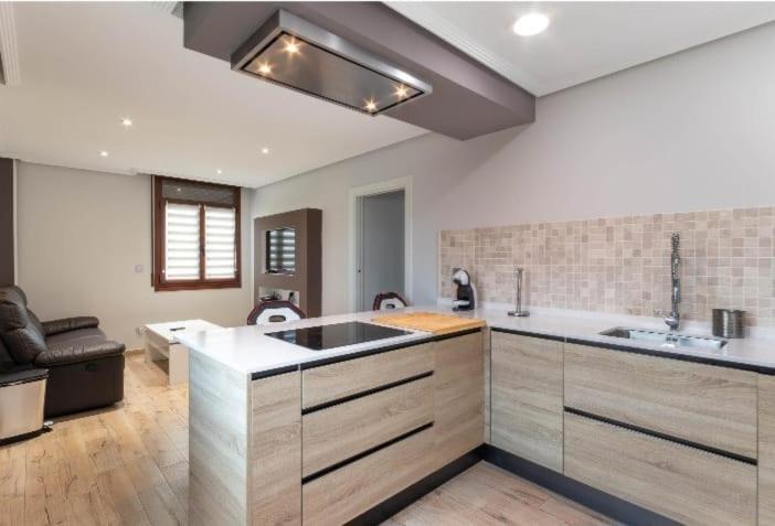 A Tan Solo 800 Metros De San Mames Lägenhet Bilbao Exteriör bild